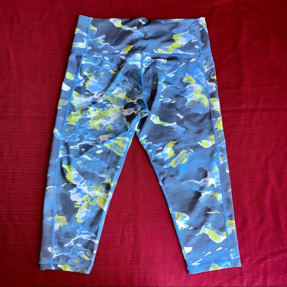 LIKE NEW Adidas Cropped Yoga Leggings